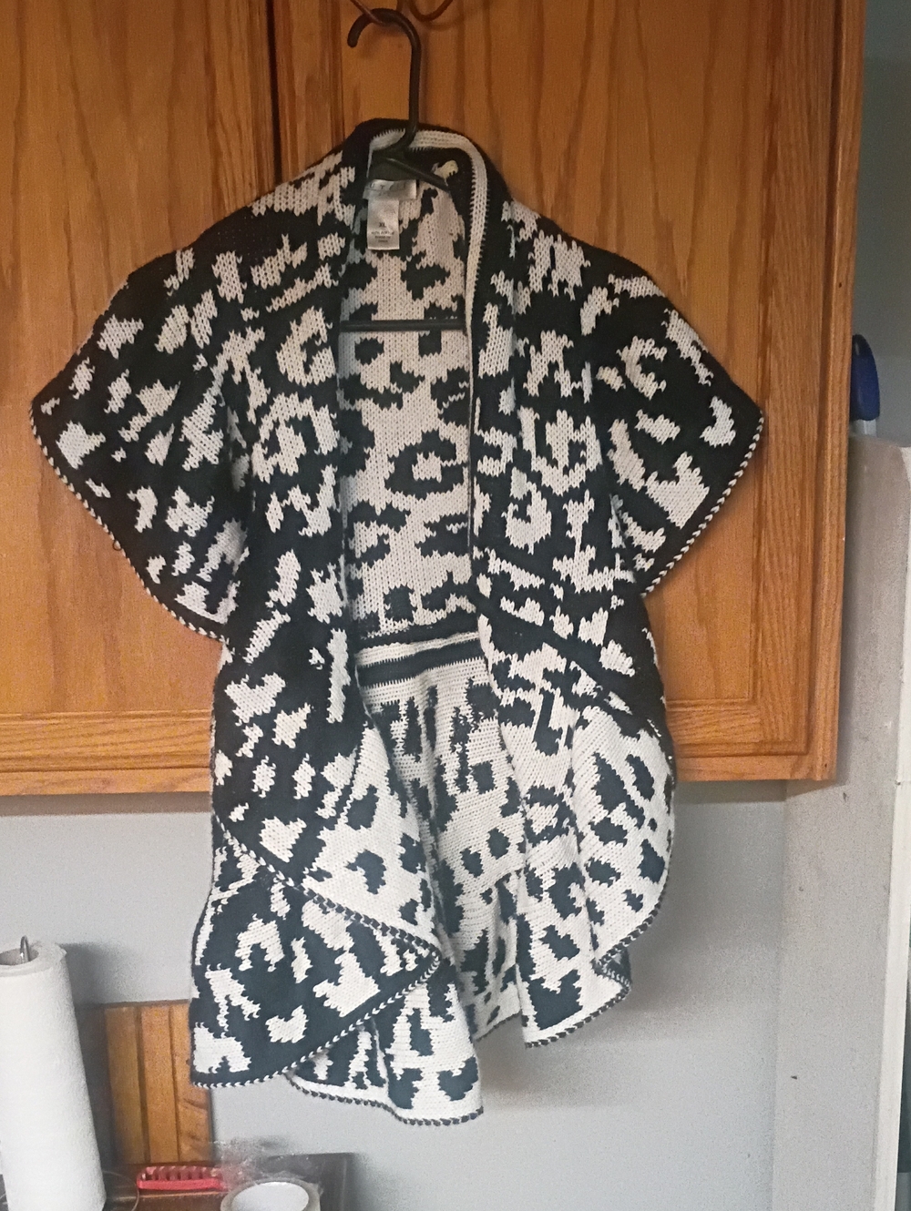Black & White Animal Print Open-Front Poncho Shrug